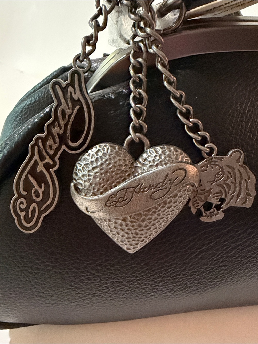 💕 Hello Gorgeous! Ed Hardy Kiss Lock Embossed Tiger Heart Skeleton-NWT - Picture 9 of 11